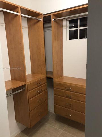 2821 NE 185th St 408, Aventura, FL 33180