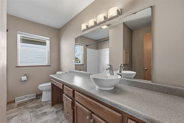 819 G Ave NW, Cedar Rapids, IA 52405