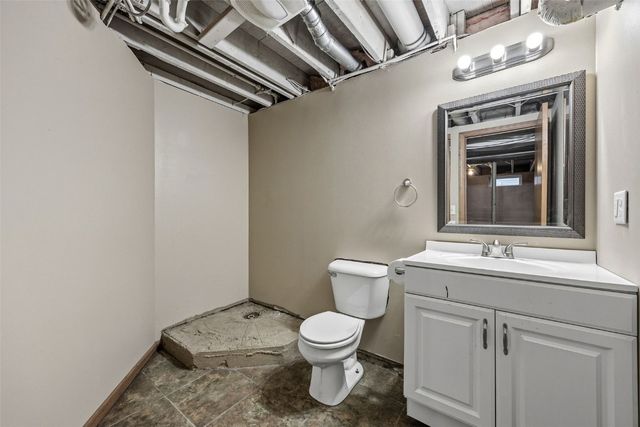 819 G Ave NW, Cedar Rapids, IA 52405