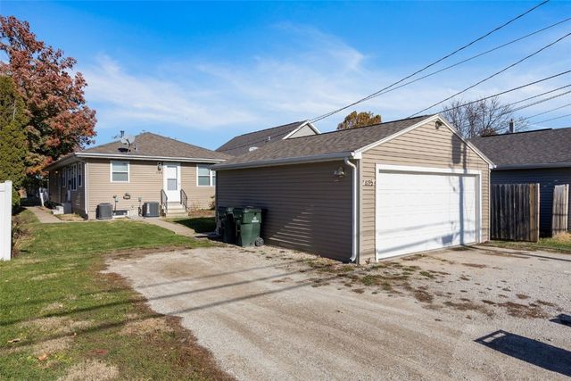 819 G Ave NW, Cedar Rapids, IA 52405