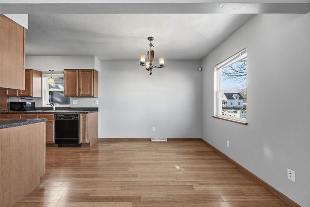 819 G Ave NW, Cedar Rapids, IA 52405