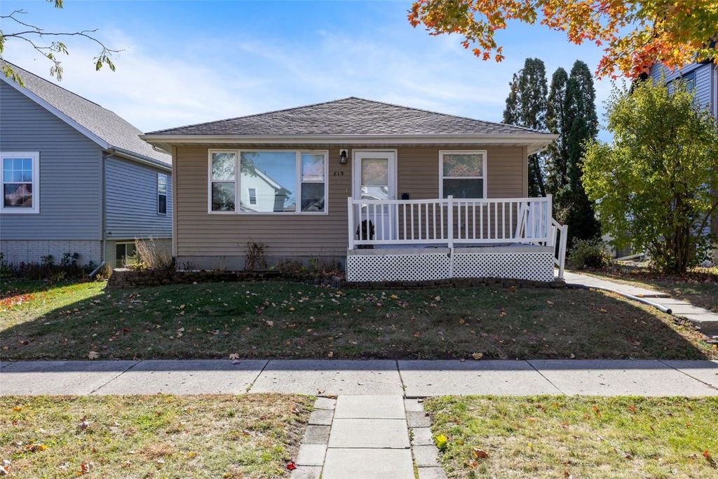 819 G Ave NW, Cedar Rapids, IA 52405