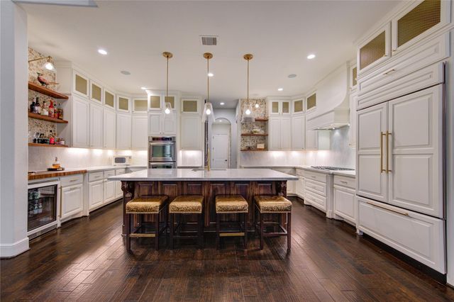 204 Anderson Ranch Lane, Friendswood, TX 77546