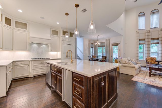 204 Anderson Ranch Lane, Friendswood, TX 77546