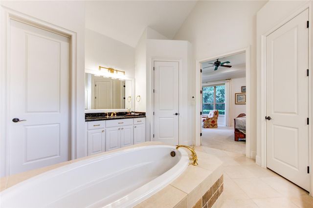 204 Anderson Ranch Lane, Friendswood, TX 77546