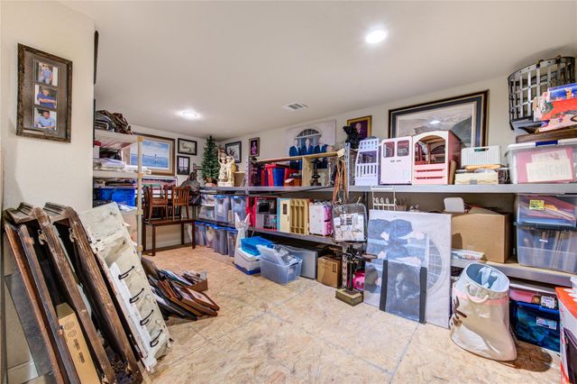 204 Anderson Ranch Lane, Friendswood, TX 77546