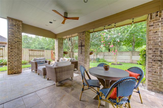 204 Anderson Ranch Lane, Friendswood, TX 77546