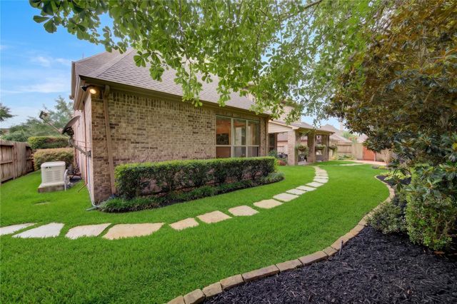 204 Anderson Ranch Lane, Friendswood, TX 77546