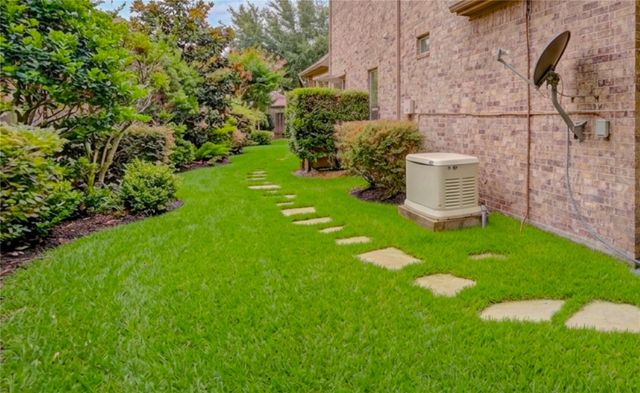 204 Anderson Ranch Lane, Friendswood, TX 77546