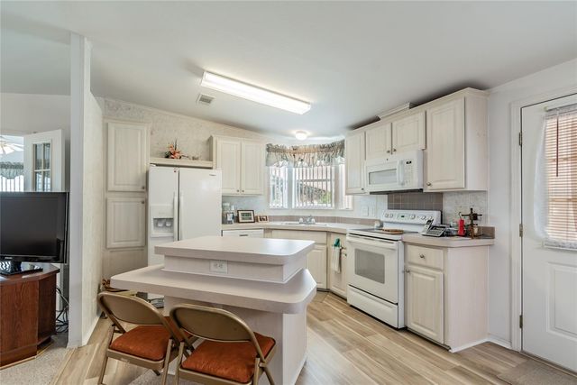 35005 FRASER STREET, Dade City, FL 33523