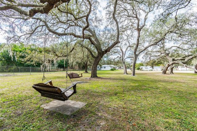 35005 FRASER STREET, Dade City, FL 33523