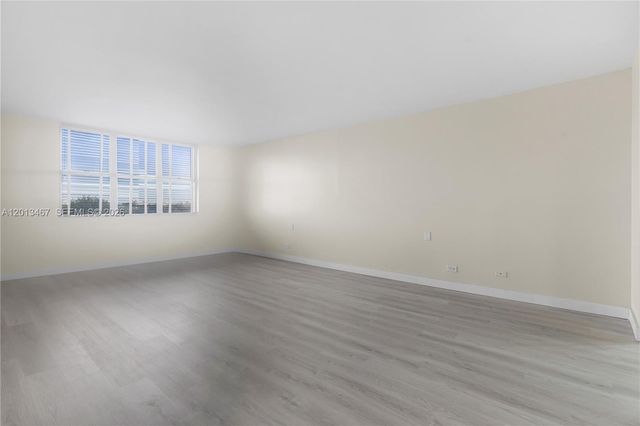 1800 NE 114th St 601, Miami, FL 33181