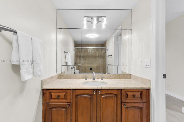 1800 NE 114th St 601, Miami, FL 33181