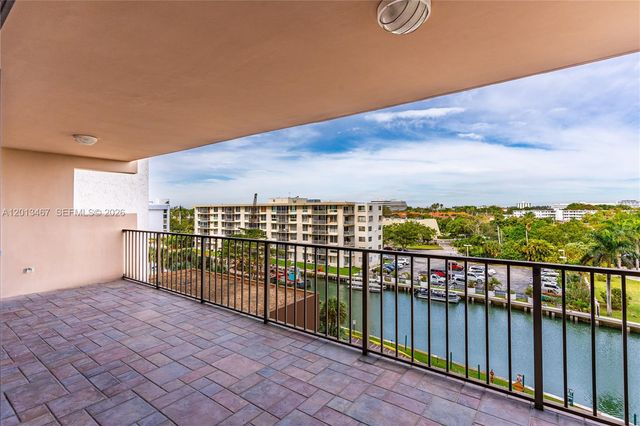 1800 NE 114th St 601, Miami, FL 33181