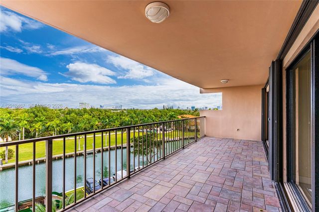 1800 NE 114th St 601, Miami, FL 33181