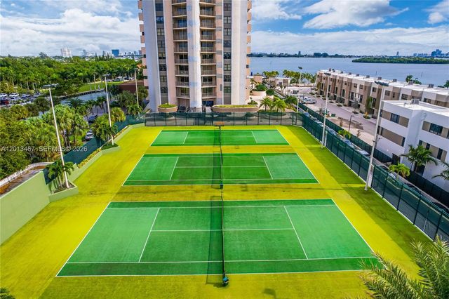 1800 NE 114th St 601, Miami, FL 33181