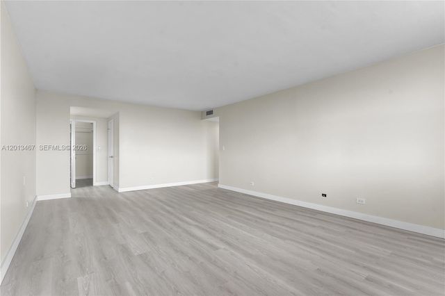 1800 NE 114th St 601, Miami, FL 33181