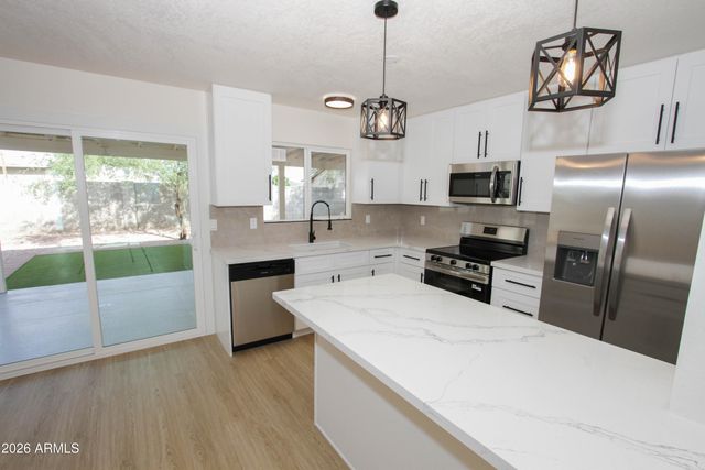 15811 N 23RD Street, Phoenix, AZ 85022