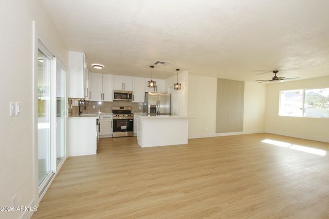 15811 N 23RD Street, Phoenix, AZ 85022