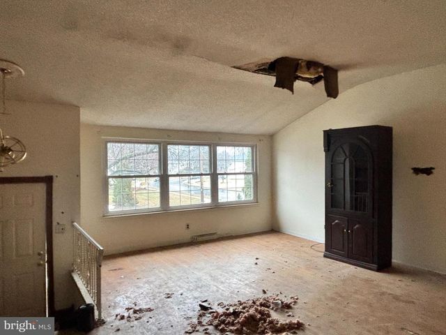 318 CHELTEN PKWY, Cherry Hill, NJ 08034