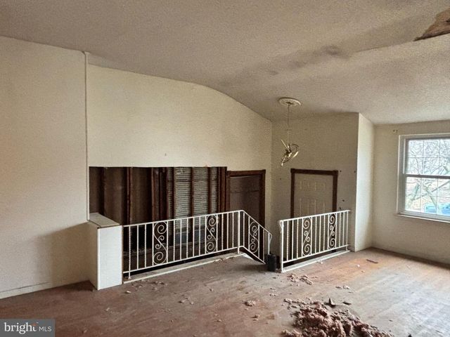 318 CHELTEN PKWY, Cherry Hill, NJ 08034