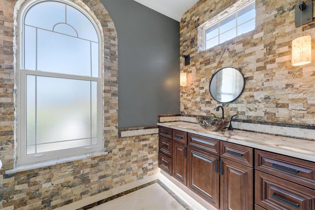 3323 LAKEVIEW LANE, North Port, FL 34287