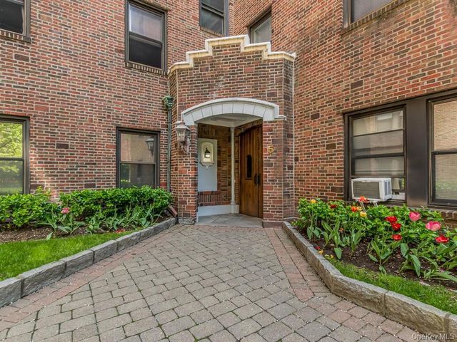 5 Franklin Avenue 1P, White Plains, NY 10601