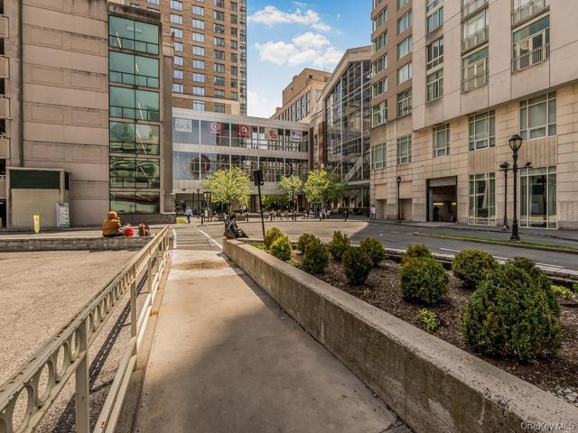 5 Franklin Avenue 1P, White Plains, NY 10601
