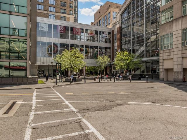 5 Franklin Avenue 1P, White Plains, NY 10601