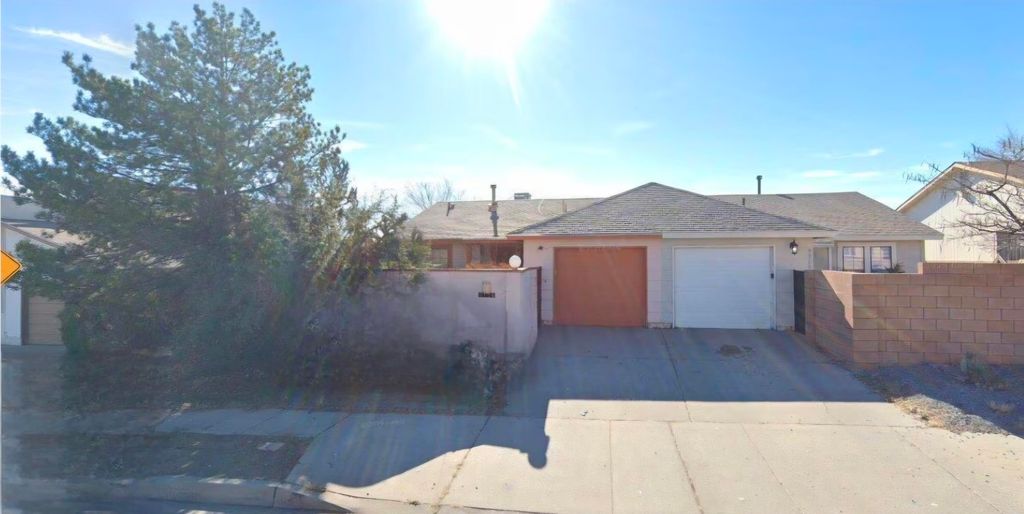 9716 Westbound Avenue SW, Albuquerque, NM 87121