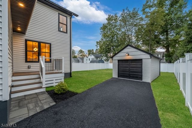233 Cranford Ave, Cranford Twp., NJ 07016