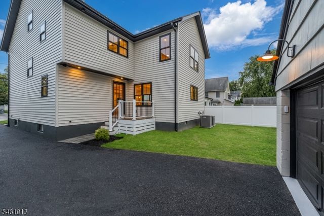 233 Cranford Ave, Cranford Twp., NJ 07016
