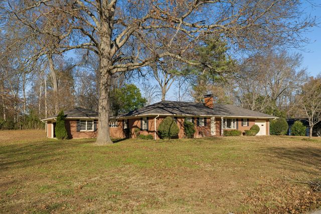 1209 Whitney Dr, Columbia, TN 38401