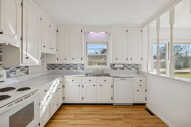 1209 Whitney Dr, Columbia, TN 38401