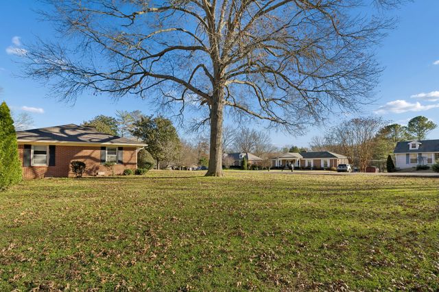 1209 Whitney Dr, Columbia, TN 38401