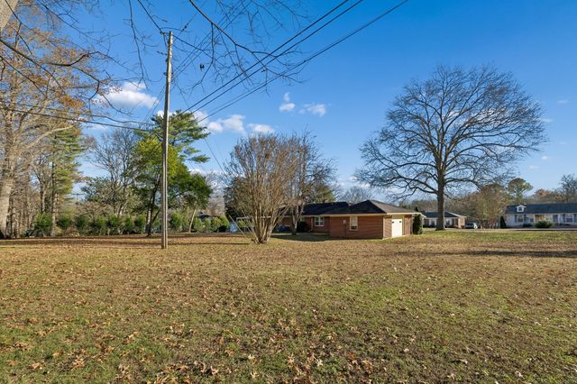 1209 Whitney Dr, Columbia, TN 38401