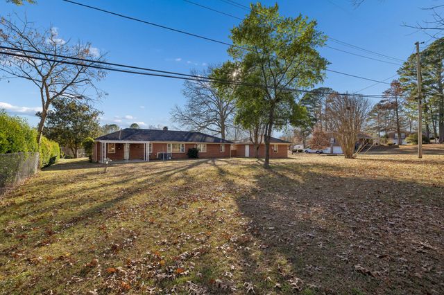 1209 Whitney Dr, Columbia, TN 38401