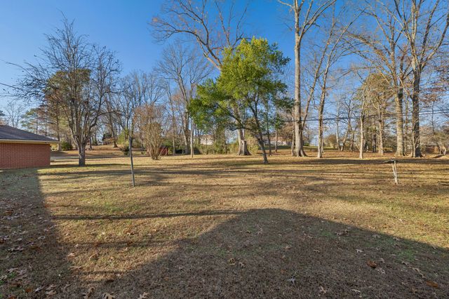 1209 Whitney Dr, Columbia, TN 38401