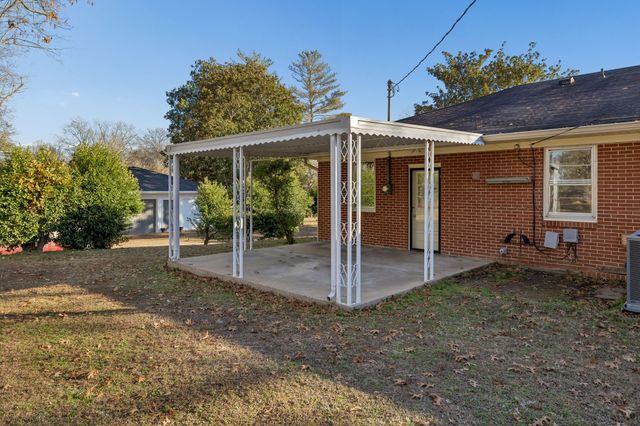 1209 Whitney Dr, Columbia, TN 38401