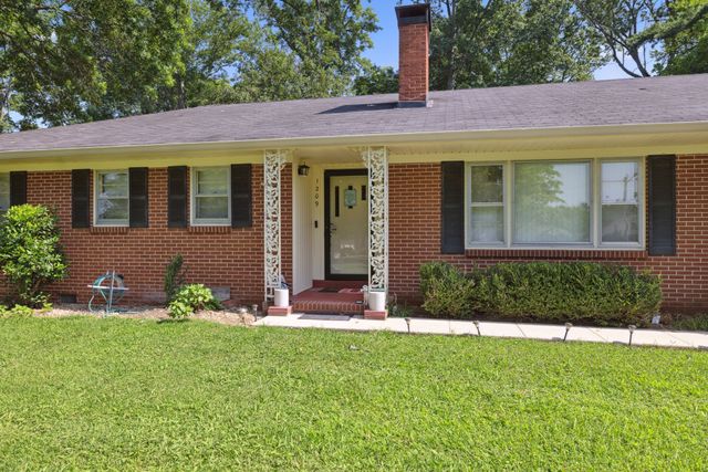 1209 Whitney Dr, Columbia, TN 38401