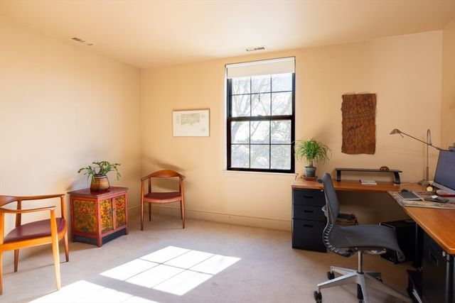 227 Summit E-405, Brookline, MA 02446