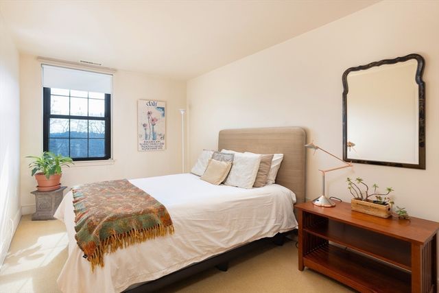 227 Summit E-405, Brookline, MA 02446