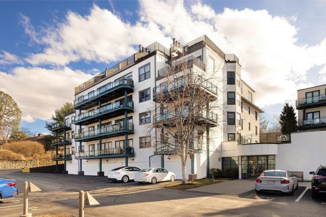 227 Summit E-405, Brookline, MA 02446