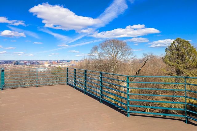 227 Summit E-405, Brookline, MA 02446