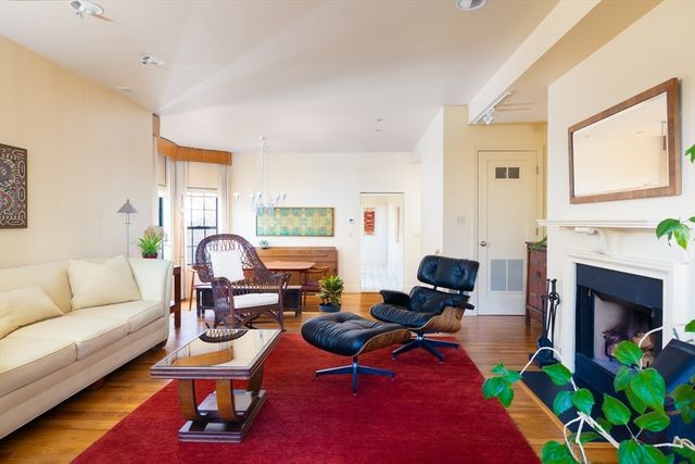 227 Summit E-405, Brookline, MA 02446