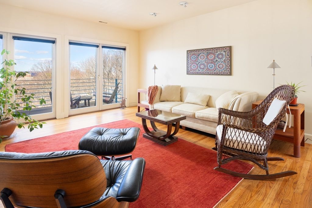 227 Summit E-405, Brookline, MA 02446