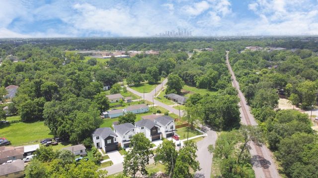 5308 Denmark Street, Houston, TX 77028