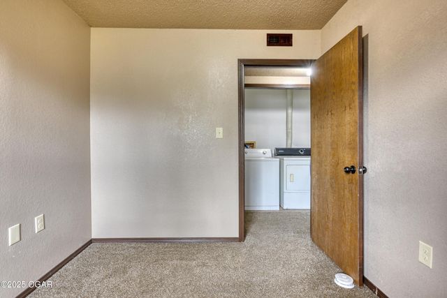 65400 E 155 Road, Wyandotte, OK 74370