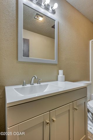 65400 E 155 Road, Wyandotte, OK 74370