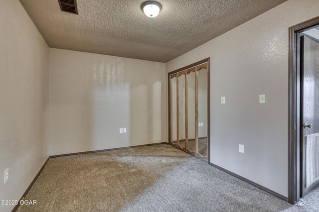 65400 E 155 Road, Wyandotte, OK 74370